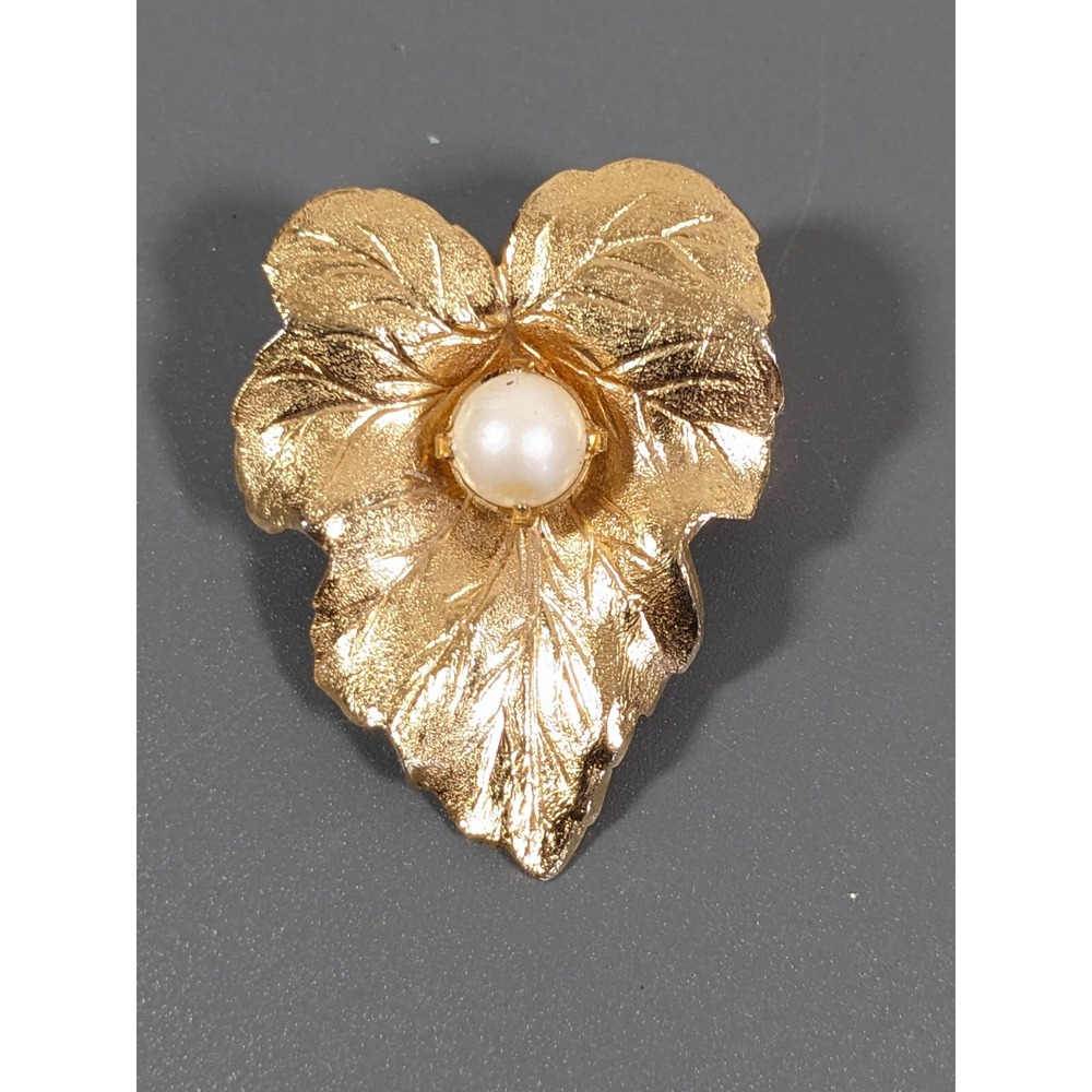 Vintage Sarah Coventry Small Leaf Faux Pearl Pin Brooch Gold Tone Textured